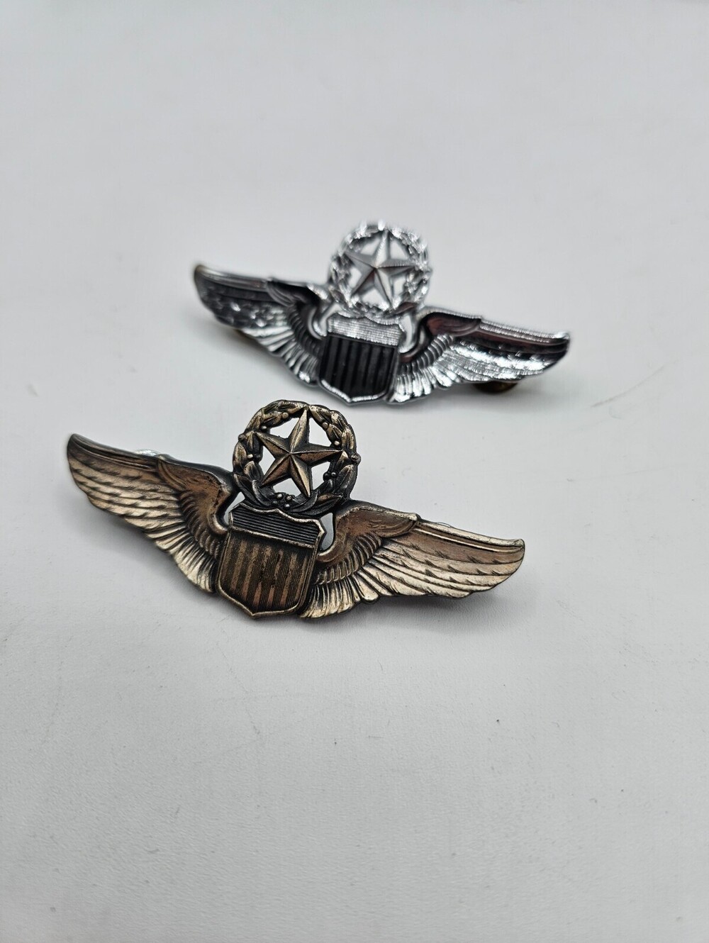 Set of 2 Vtg 1950s Army Air Force Command Pilot Wings Badge raised Clutch Back - Picture 2 of 3
